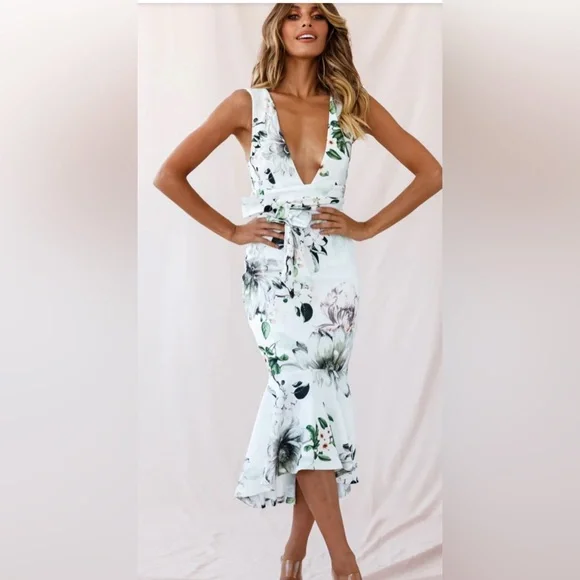 Selfie Leslie “Sorry Not Sorry “ Wide Strap Flounce Floral Dress White NWT - Picture 1 of 3